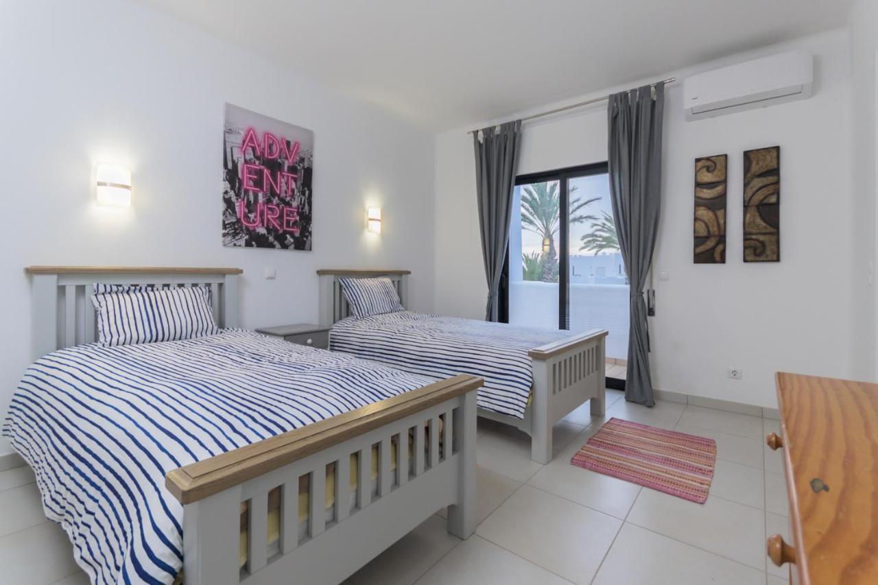 Superb Beach Townhouse At Vila Gaivota Resort Ferragudo Eksteriør bilde